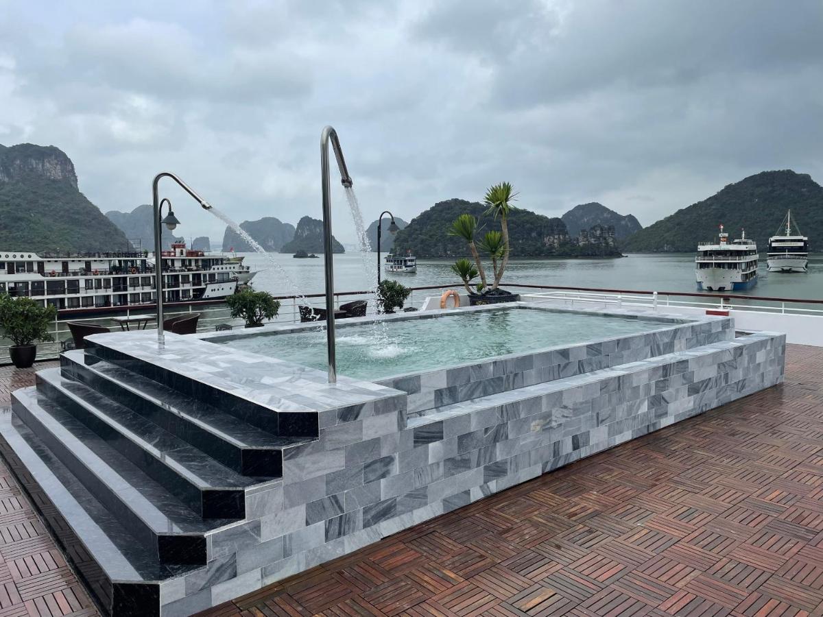 Erina Cruise By Hag Hotel Ha Long Exterior photo